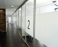 Variable-Glasfront-16-meter Sichtschutz